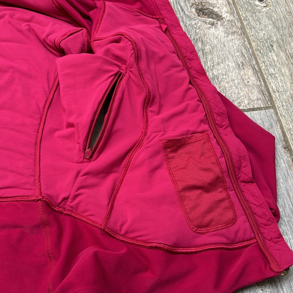 Lululemon Fleece Out Jacket
Berry Rumble 4 - Picture 12 of 12